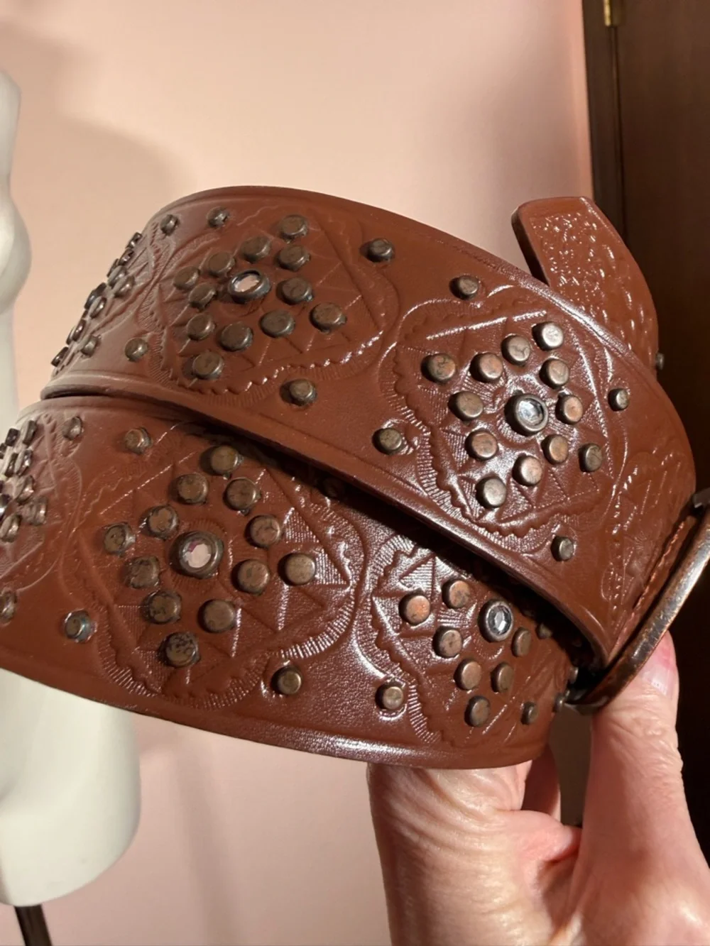 Lake Shore Drive Brown tooled leather Studded wide Vintage Western Belt large - Picture 16 of 17